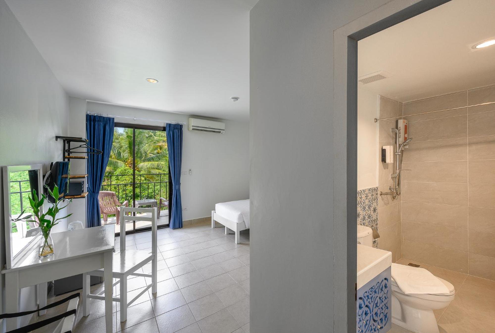 Maikhao Hotel, Phuket 4*