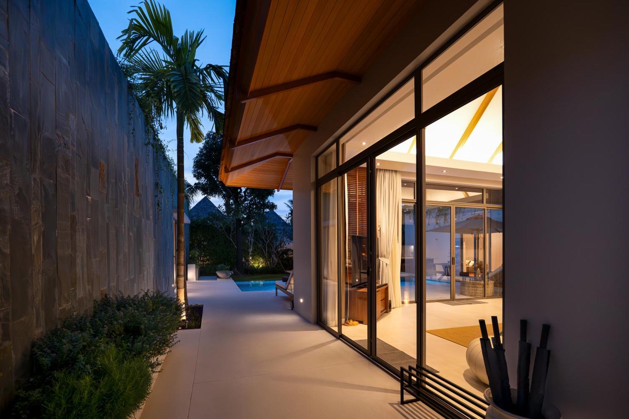 Stylish Pool Tropical Hideaway *