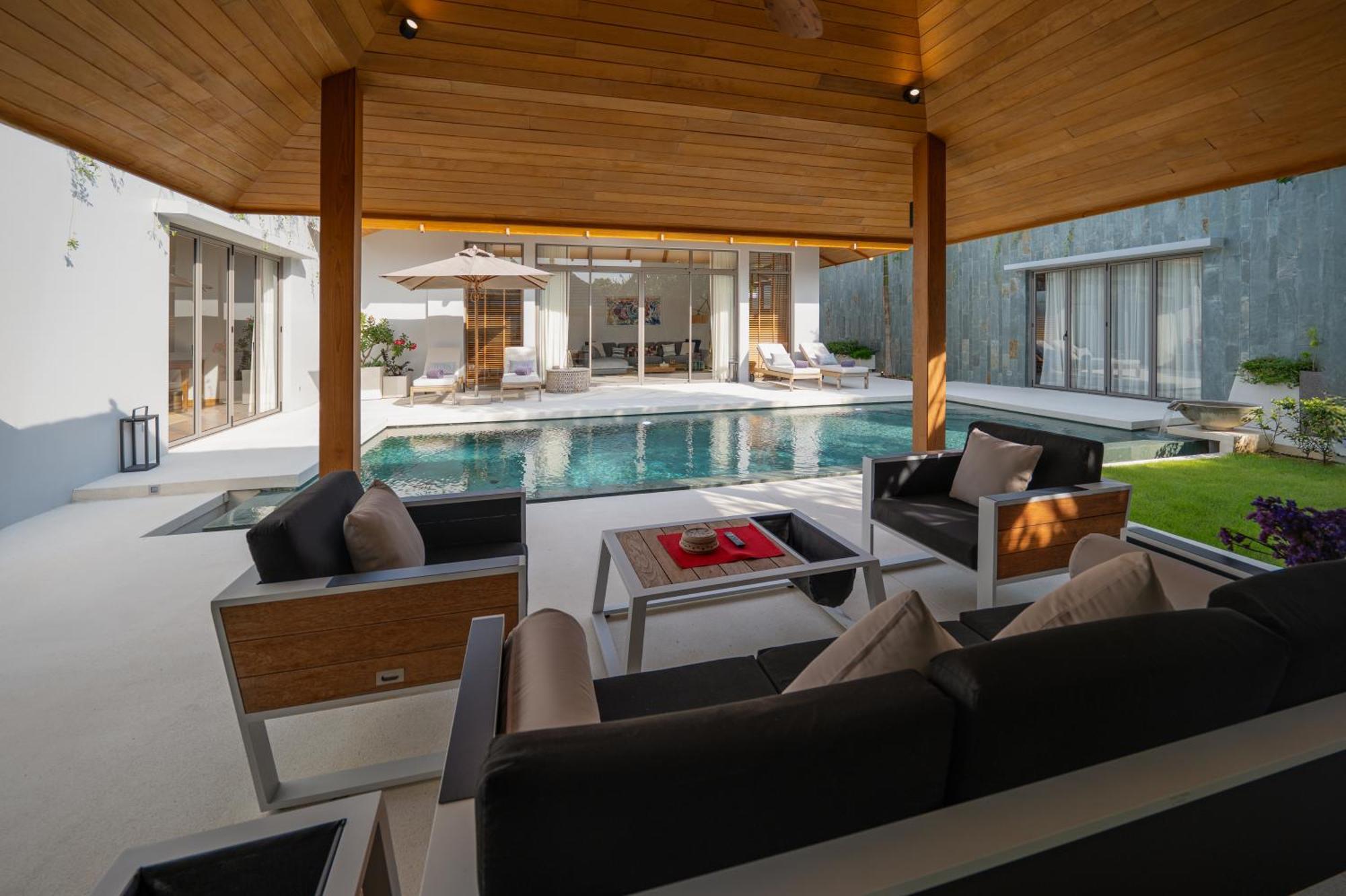 Stylish Pool Tropical Hideaway *
