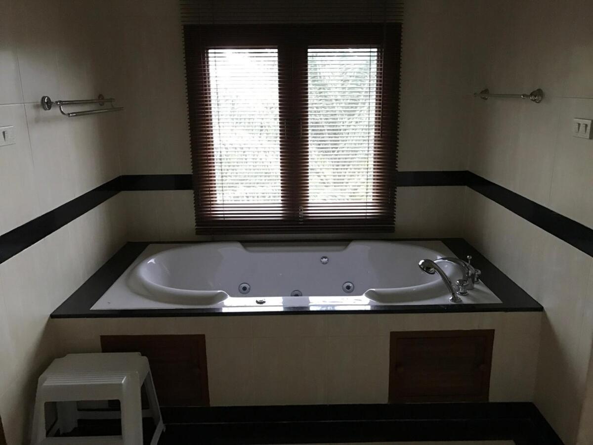 Luxurious Phuket Escape - Lakewood Hills Layan Beach (Phuket)