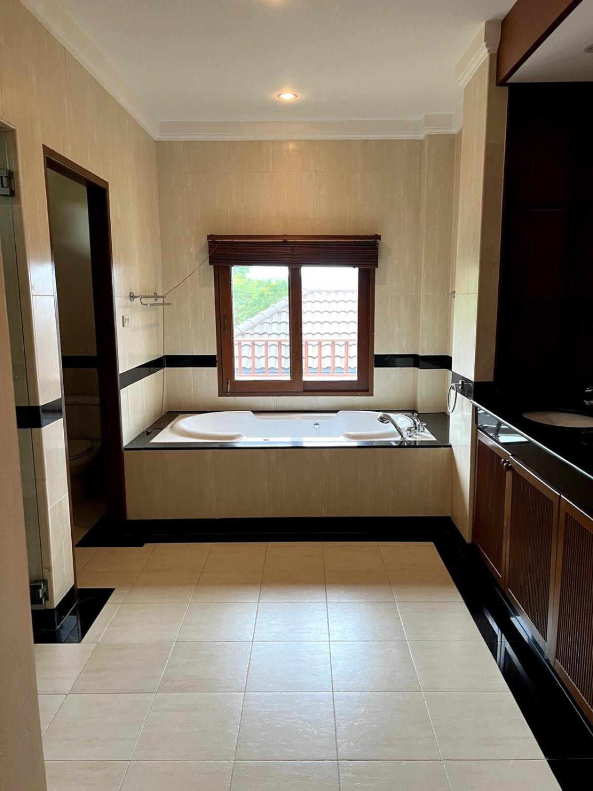 Luxurious Phuket Escape - Lakewood Hills