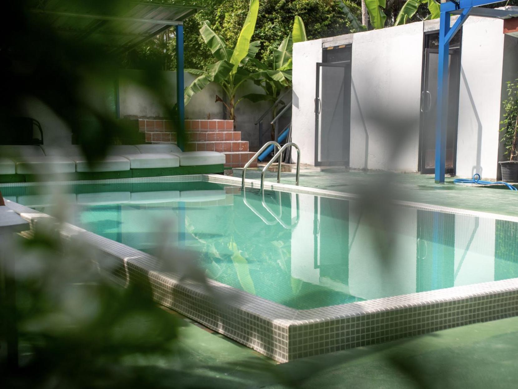 Hostel Patios Phuket *