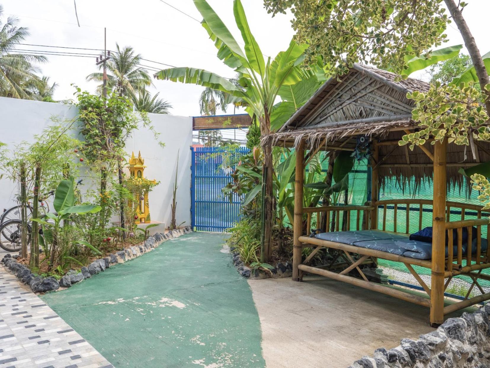 Hostel Patios Phuket Mai Khao
