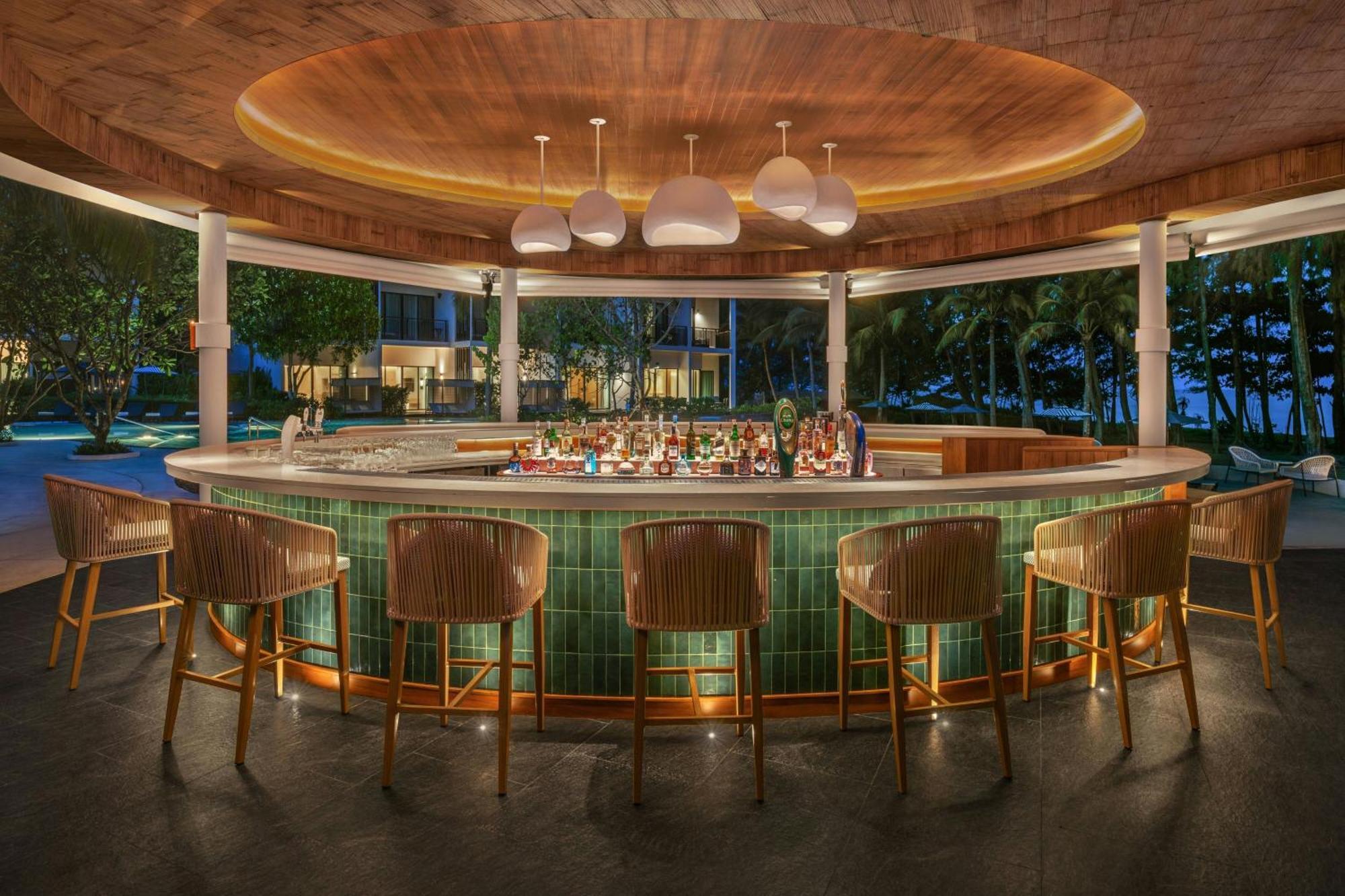 Le Meridien Phuket Beach 5*