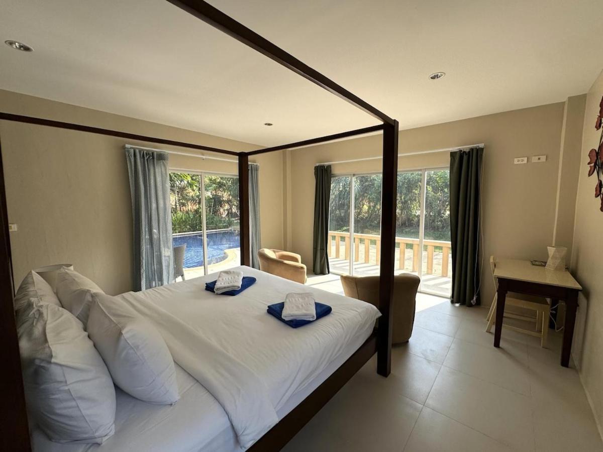 Nai Thon With Pool, Garden, Rooftop Terrace Phuket