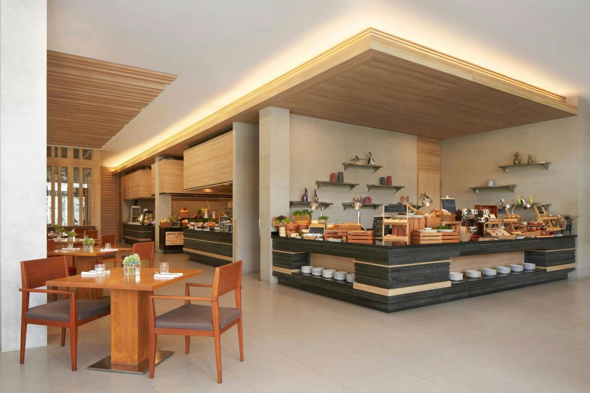 Le Meridien Phuket Beach