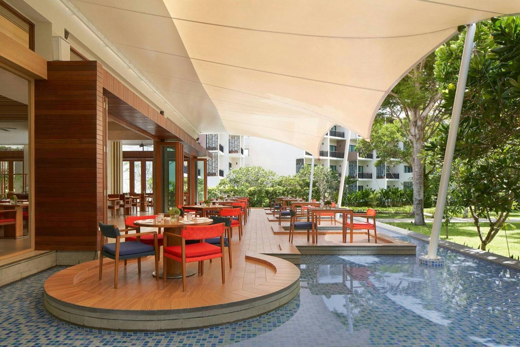 Le Meridien Phuket Beach 5*