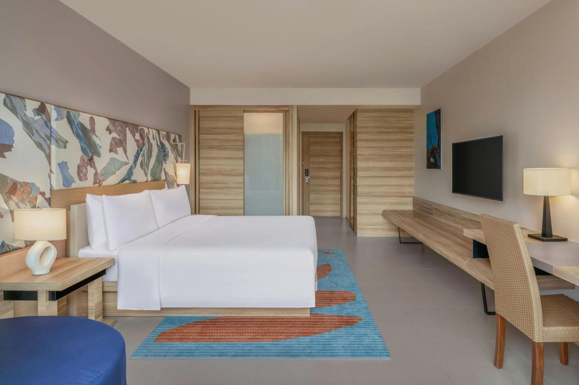 Le Meridien Phuket Beach