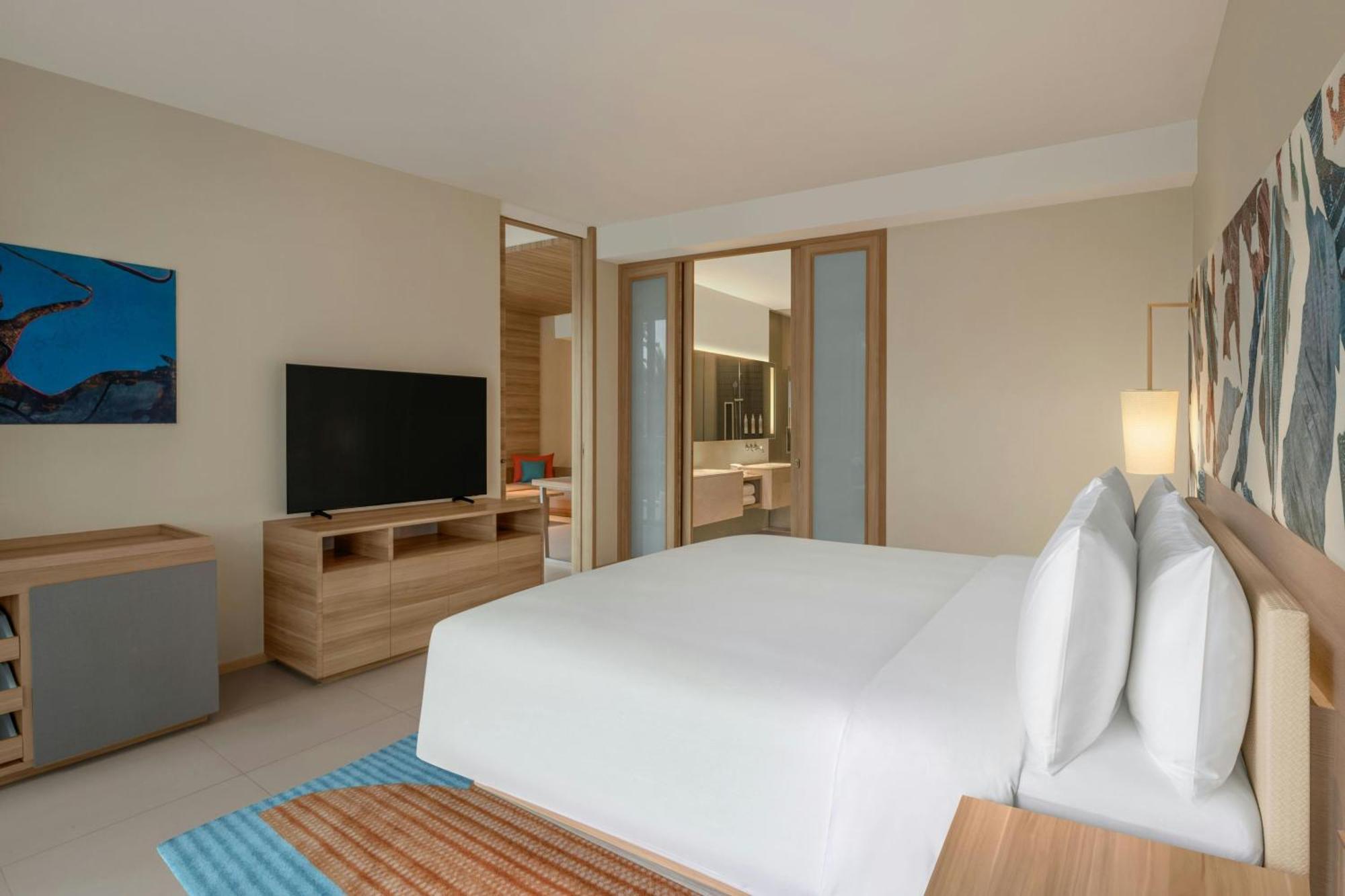 Le Meridien Phuket Beach Hotel