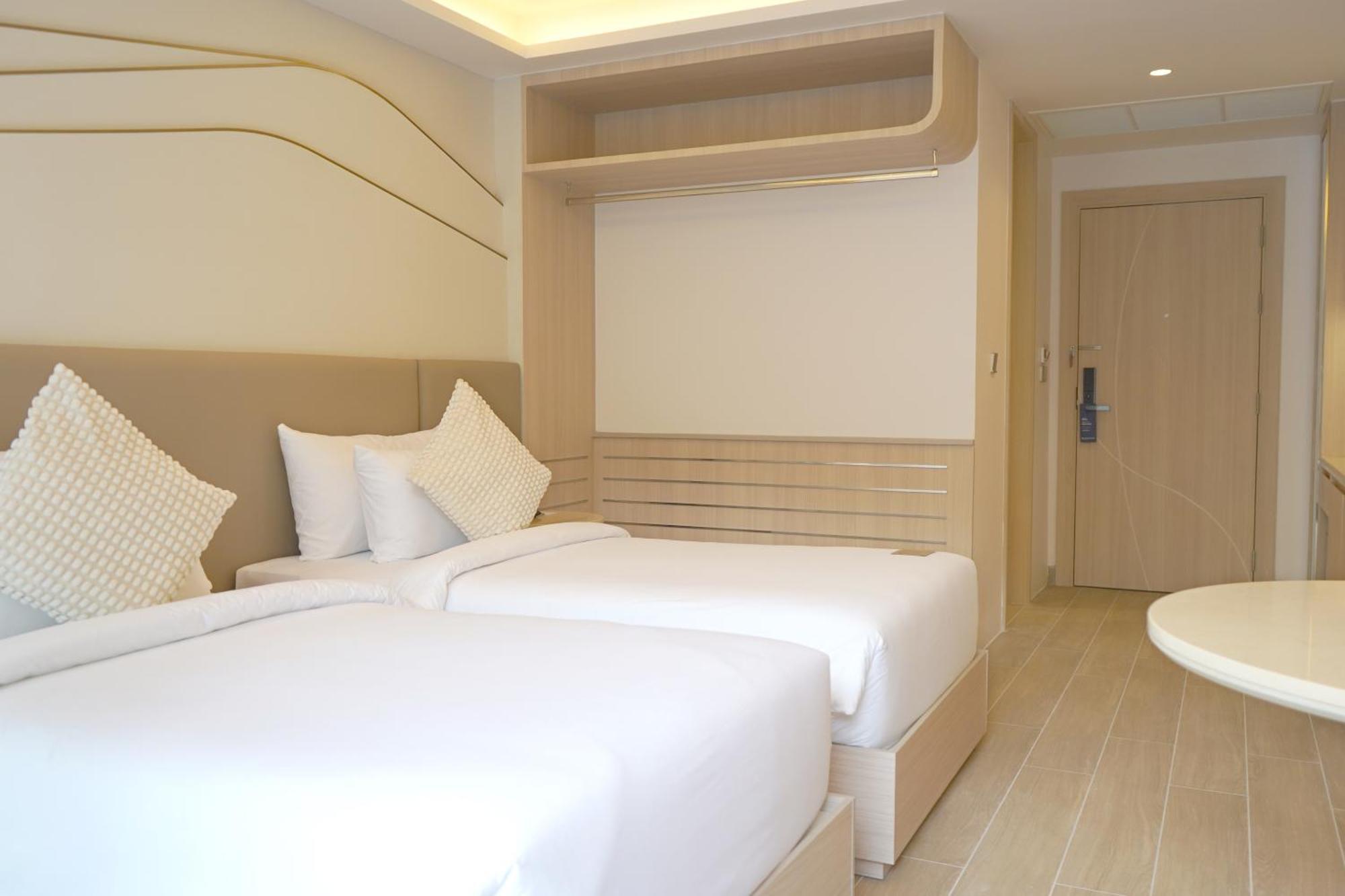 Wyndham Garden Phuket Hotel Nai Thon Beach