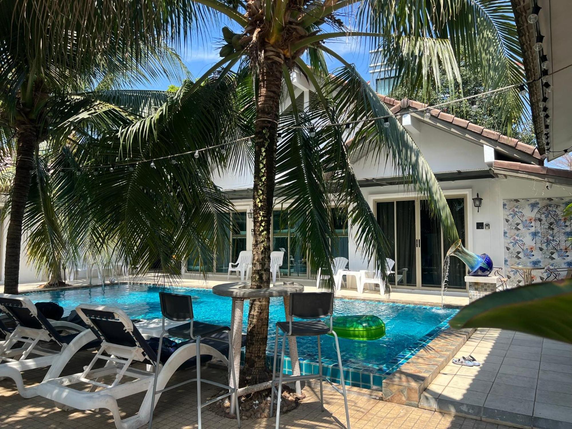 The Snug Airportel - Phuket Airport 3*