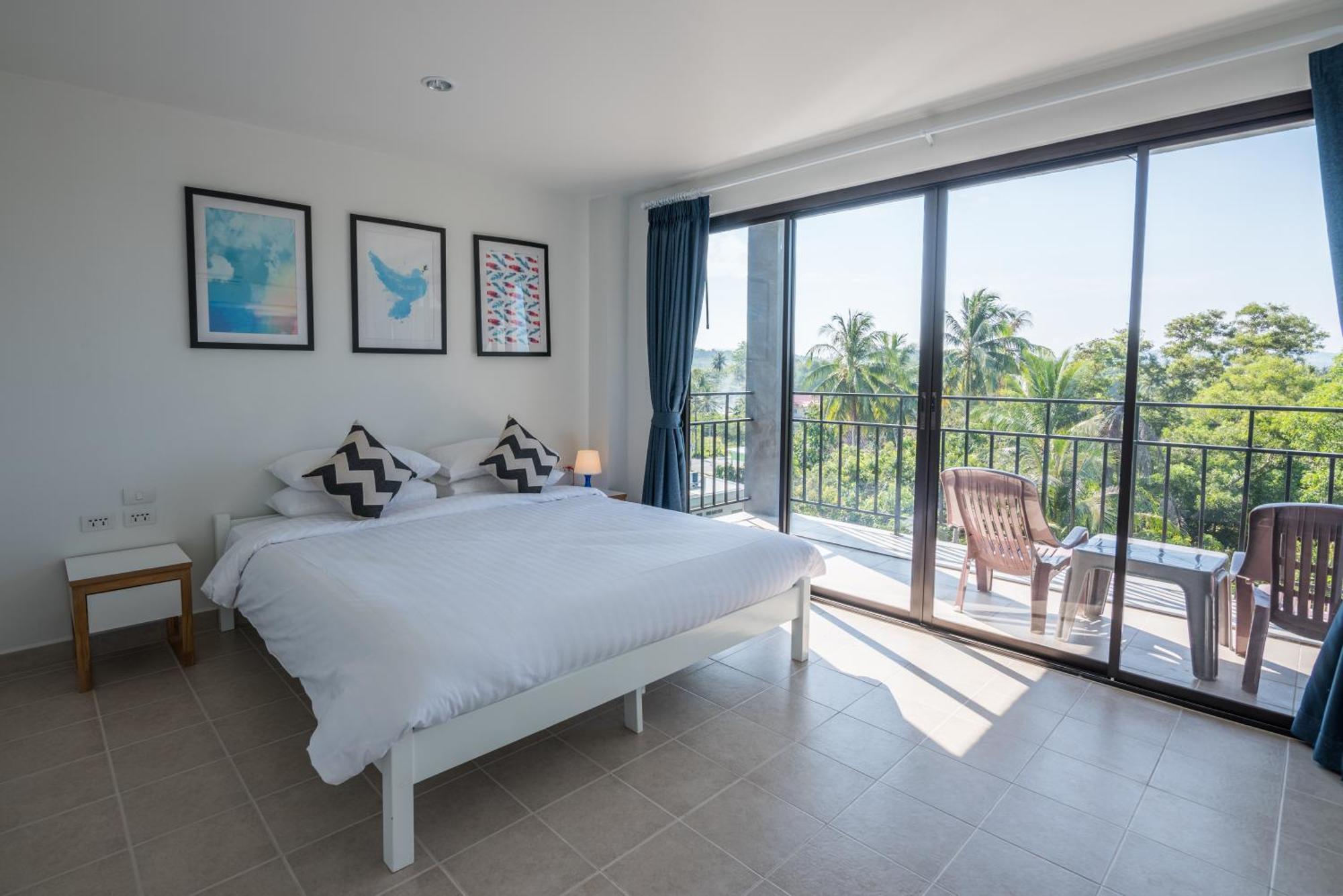 Maikhao Hotel, Phuket