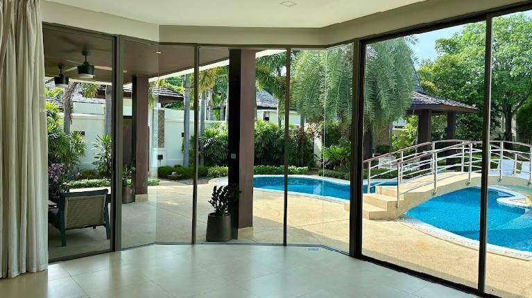Botanica Luxury 4 Bedrooms Villa