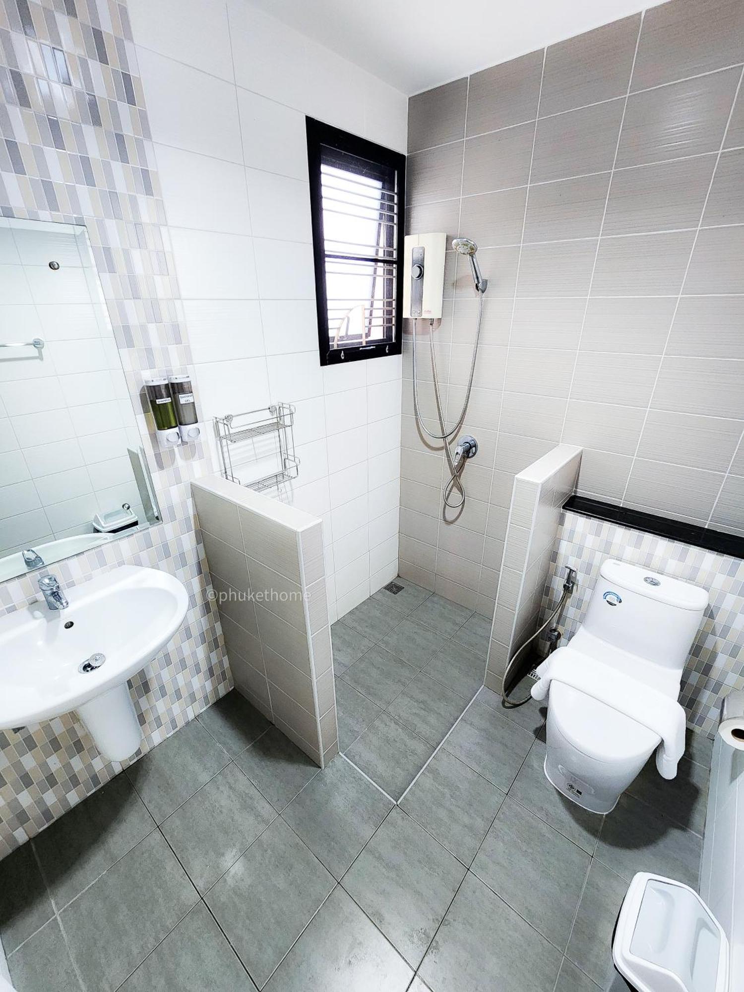 Apartment Private 3-bedroom Retreat Close To & Airport