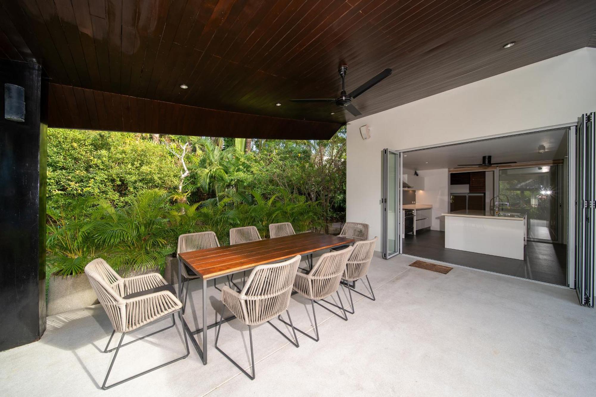 Luxury 4br Pool In Estate Villa Layan Beach (Phuket)