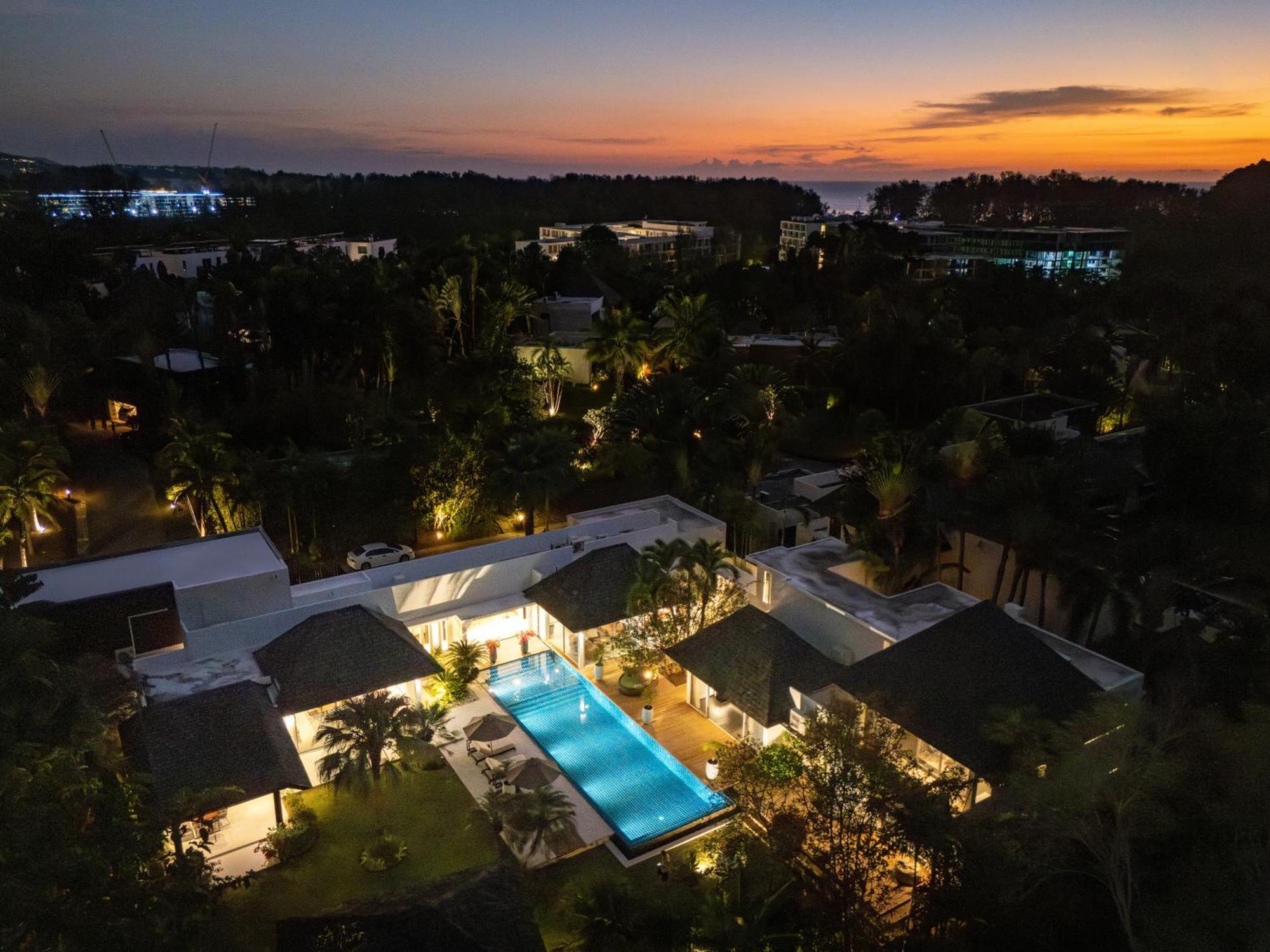 Luxury 4br Pool In Estate Layan Beach (Phuket)