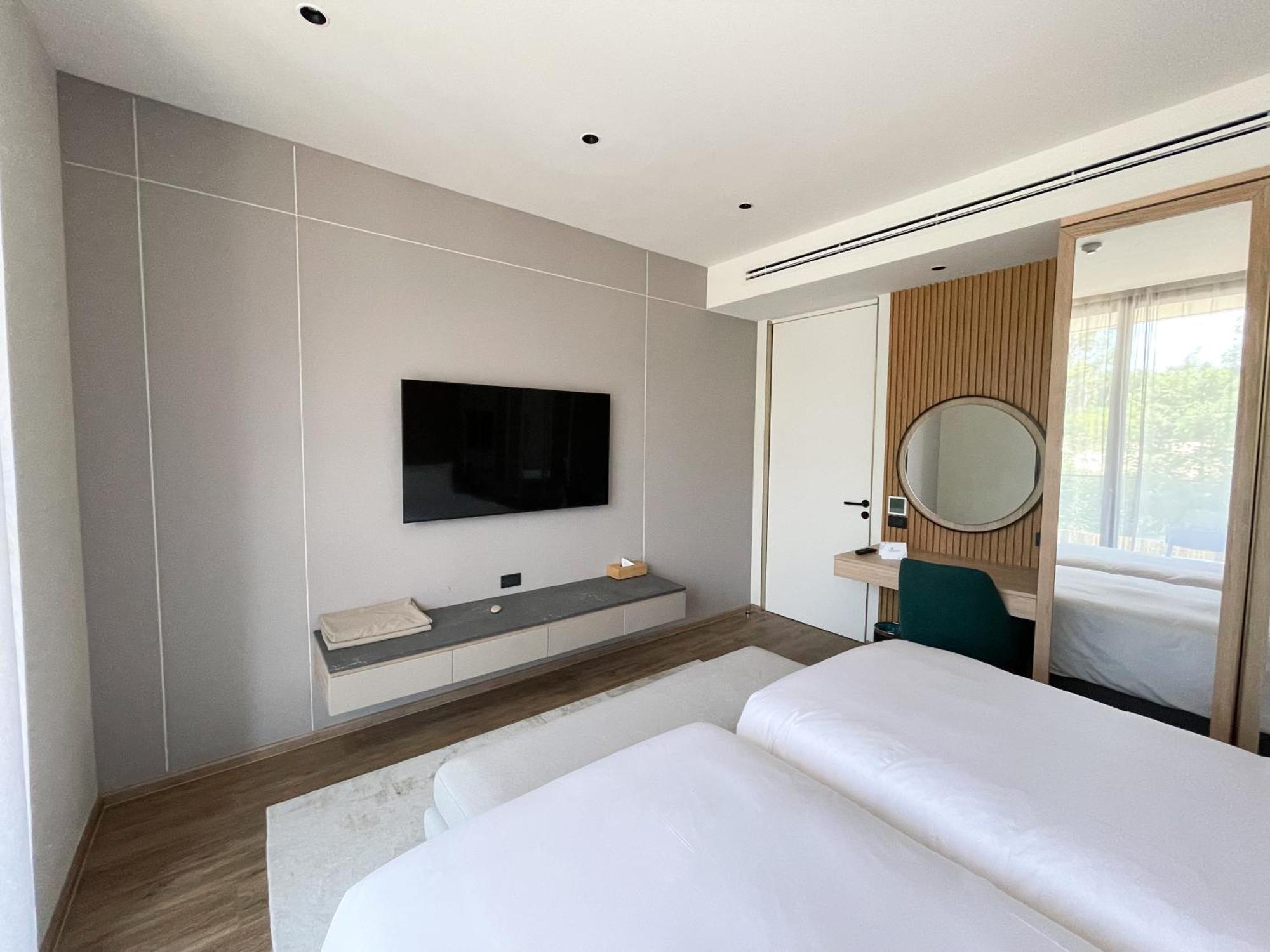 By Showproperty * Layan Beach (Phuket)