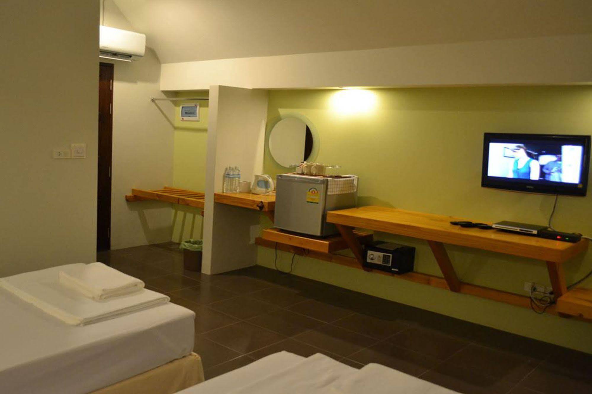 Phuket Hotel 3*