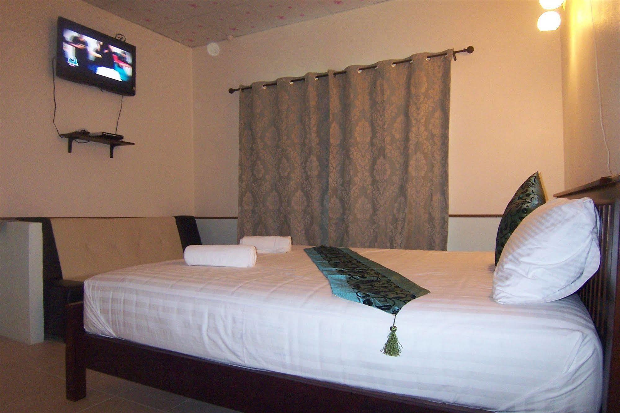 Phuket Airport Overnight Nai Yang