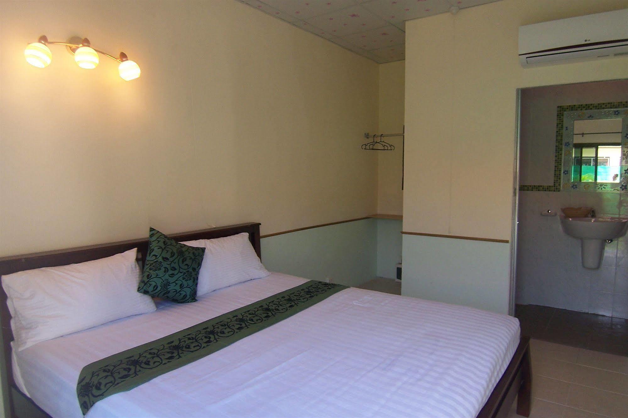 Hotel Phuket Airport Overnight Nai Yang