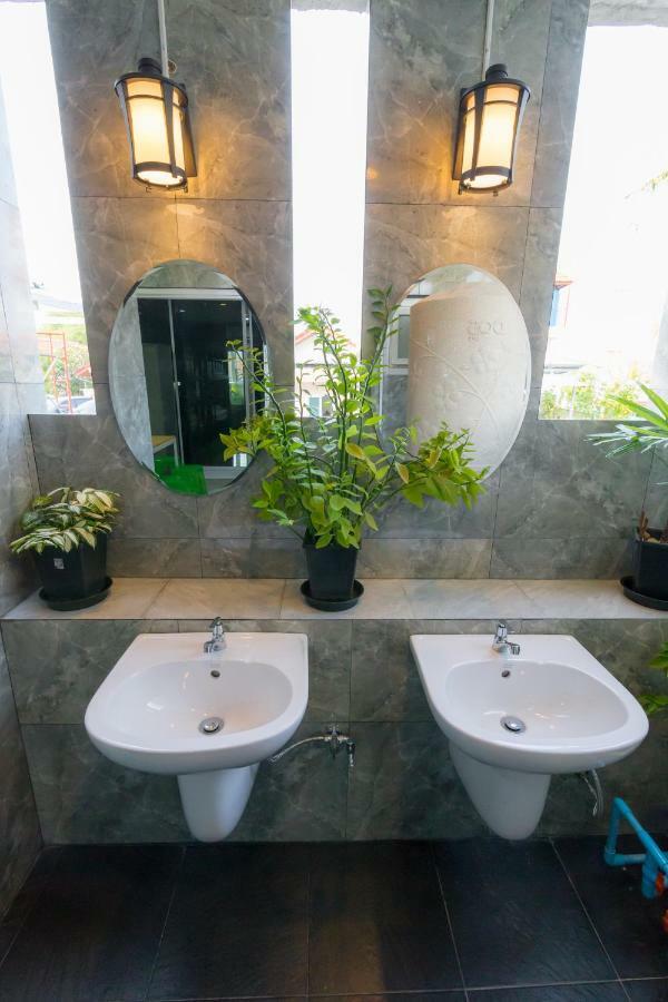 Memo Hostel Nai Yang Beach