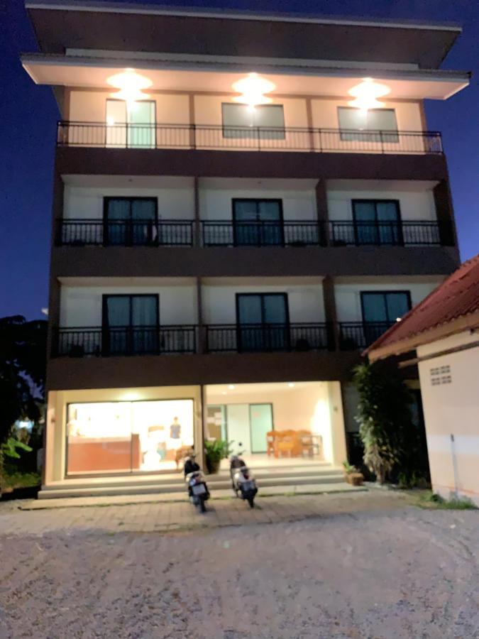 Apartment Dee Dee Mansion Airport