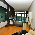 Bukit Pool Villas