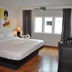 Saladee Gallery Residence