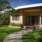 Maikhao Home Garden Bungalow