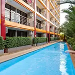 Naiharn Pearl Condo Hotel By Villacarte