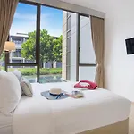 Luxury Oceanfront_Pool Access Apartment