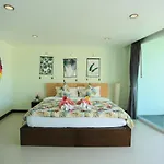 Patong Seaview Villa芭东海景3卧别墅 5分钟到江西冷 3Bdr Pool