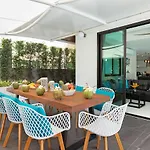 Kata Azure Villa @Kata Beverly Hill