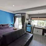 Karon Studio Service Apartment