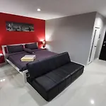 Karon Studio Service Apartment
