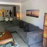 Fong Kaew And Baan Nang Fa Guesthouse