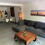 Fong Kaew And Baan Nang Fa Guesthouse