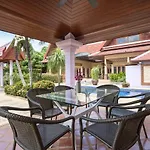 Beautiful 5Br Villa Felicity, Pool & Garden, Near Naiharn