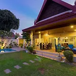 3Br Villa Barnabe With Lush Garden