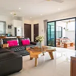 Thai-Themed 3Br Boutique Villa By Intira Villas