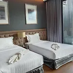 2 Bed Luxury Pool Villa Sleeps 6