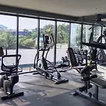 Central Hill View 1Br Apartment A940 C