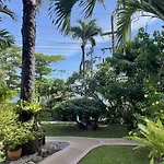 Peaceful Retreat At Kalim Bay - Pool Bar Garden