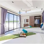 Beautiful 5 Bedroom Villa In Laguna Bangtao, Free Shuttle Bus To Beach