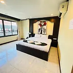 Cocoo-N Soi Sansabai Hotel
