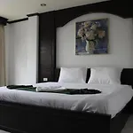 Cocoo-N Soi Sansabai Hotel