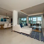 Beautiful Apartment With Pool In Laguna Phuket