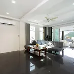 Deluxe Pool Villa Patong