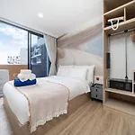 1Br Condo In Laguna Sky Park B2405