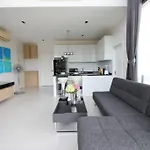 Beautiful Penthouse Apartment With Mountain Views
